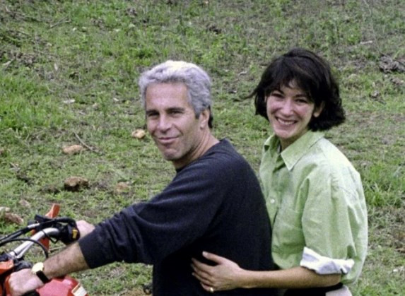 Jeffrey Epstein’in eski pilotu konuştu: Aynı anda iki sevgilisi vardı, biri yarı yaşındaydı