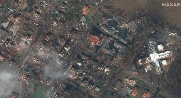 Uydu fotoğrafları, ABD'de yaşanan hortum felaketinin boyutlarını gözler önüne ser