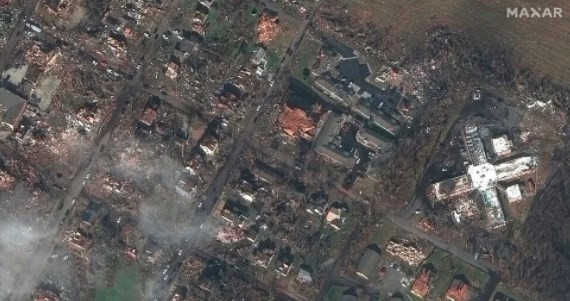 Uydu fotoğrafları, ABD'de yaşanan hortum felaketinin boyutlarını gözler önüne ser