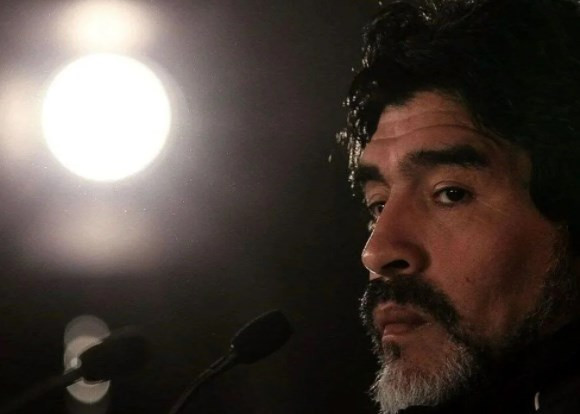 Maradona'nın hatıraları satışa çıkıyor: Ailesi zor durumda