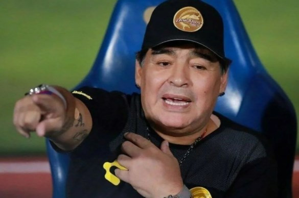 Maradona'nın hatıraları satışa çıkıyor: Ailesi zor durumda