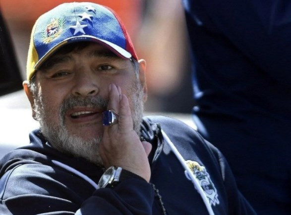 Maradona'nın hatıraları satışa çıkıyor: Ailesi zor durumda