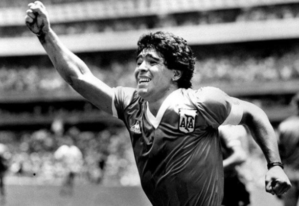 Maradona'nın hatıraları satışa çıkıyor: Ailesi zor durumda