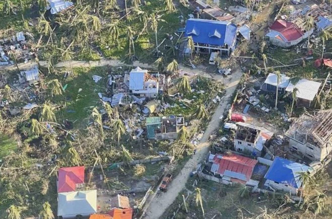 Rai Tayfunu'nun vurduğu Filipinler'den kareler