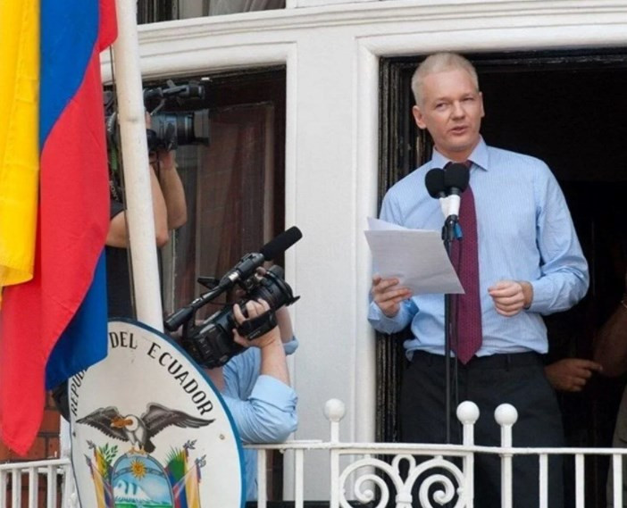 ABD, Assange'ı izlediğini kabul etmek istemiyor