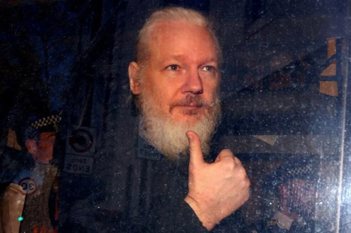 ABD, Assange'ı izlediğini kabul etmek istemiyor