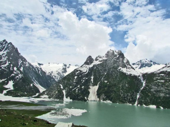 Himalayalar'daki buzul erimesi son 40 yılda 10 kat hızlandı