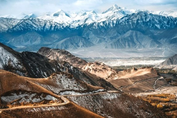 Himalayalar'daki buzul erimesi son 40 yılda 10 kat hızlandı