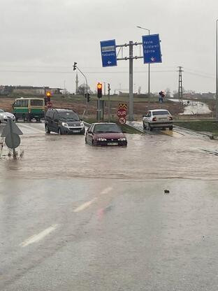 İş yerlerini su bastı! Yeni uyarı geldi: Yarına dikkat...