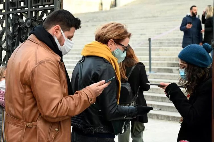 Omikron'un 'olağan dışı' semptomu açıkladı!