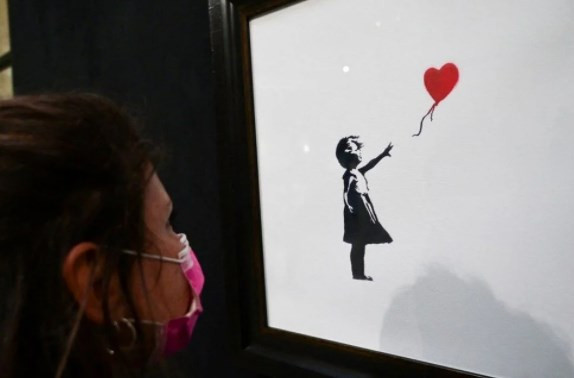 Banksy, ünlü yazar Oscar Wilde'ın tutulduğu hapishaneyi satın almak istediğini açıkladı