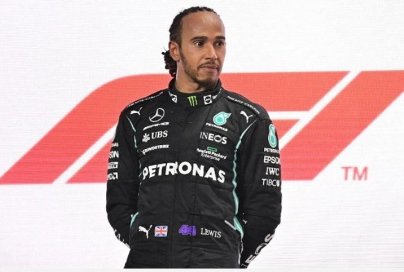 Lewis Hamilton çatı katı dairesini 49,5 milyon dolara satıyor