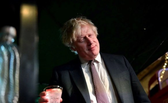 Boris Johnson'a Noel partisi soruşturması açılmayacak