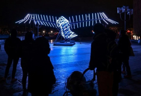 Fransa’da ışık festivali: Sokaklar rengarenk ışıklarla süslendi