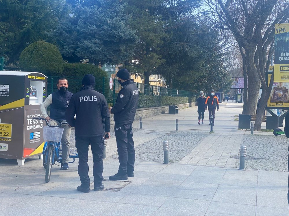 Kadıköy'de kısıtlamaya uymayan 560 kişiye ceza kesildi