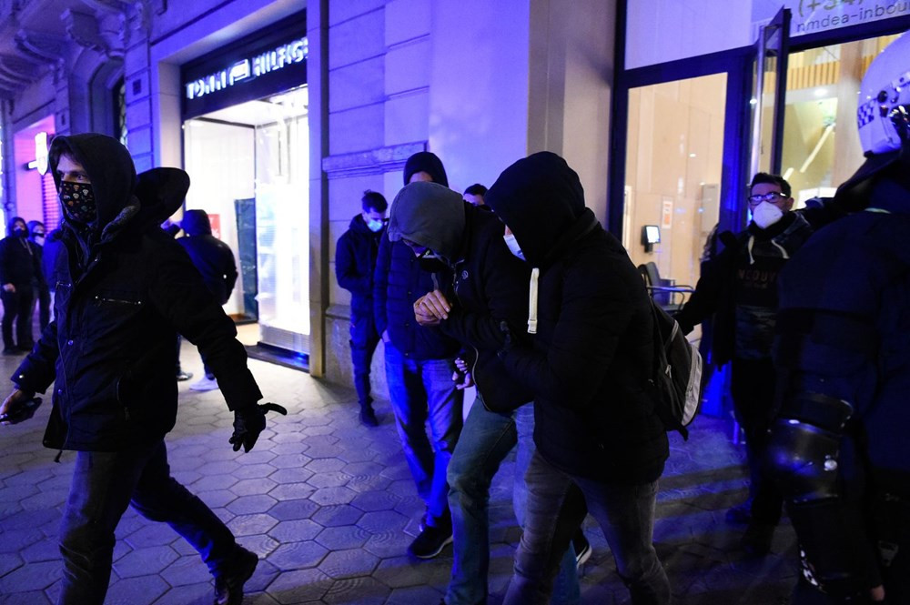 İspanya’da rapçi Hasel protestoları 6. gününü doldurdu