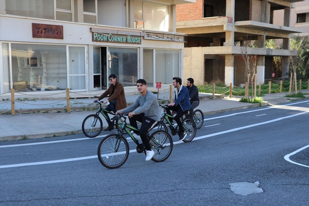 Kapalı Maraş yeniden ziyaretçilerin ilgi odağı oldu