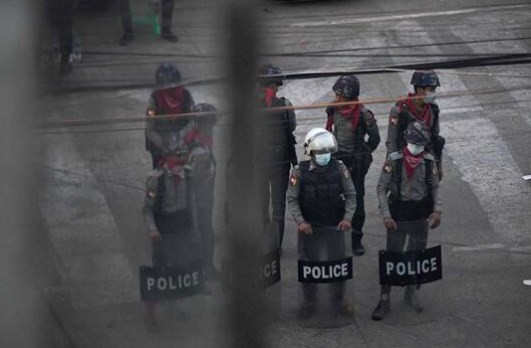 Myanmar'daki darbe sonrası korkunç talimat! Ölene kadar ateş edin