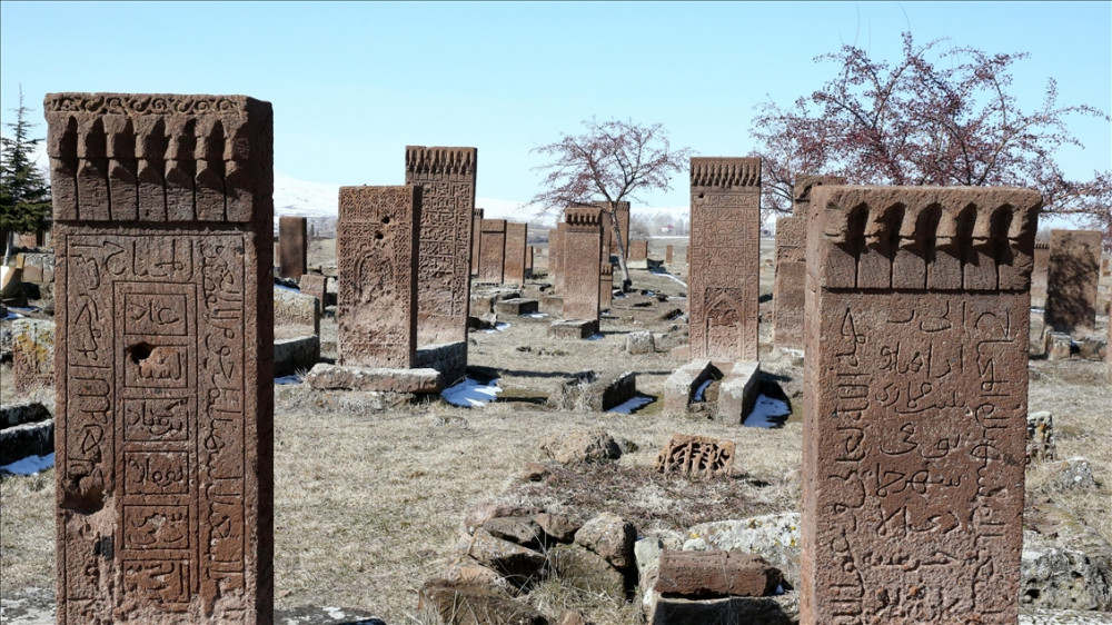 Selçuklu Meydan Mezarlığı dünyaya tanıtılacak