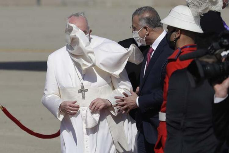 Tarihi ziyaret! Papa Francis Bağdat'ta