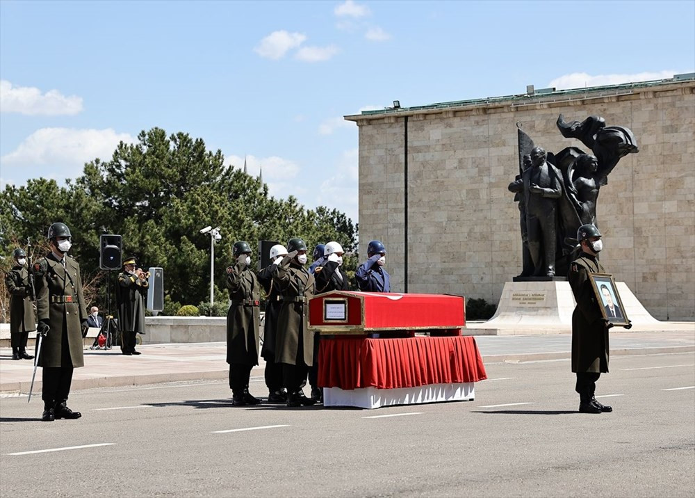 Yıldırım Akbulut  son yolculuğa uğurlandı