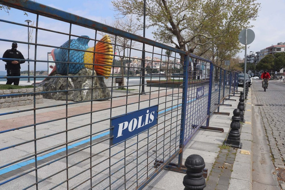 Çanakkale'de sahil ve parklar halka kapatıldı