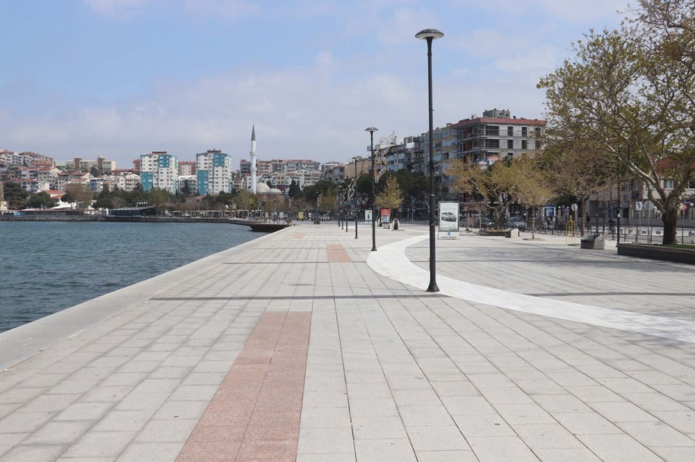 Çanakkale'de sahil ve parklar halka kapatıldı