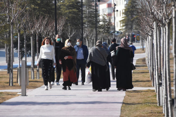 Kırmızı kodlu alanda yaşam mücadelesi! Korkutan detay: Yaş 30'a indi