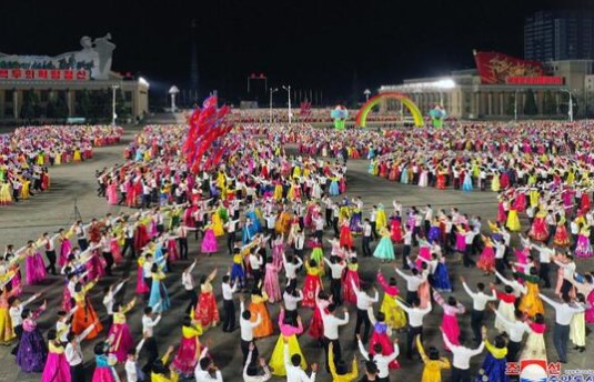 Kuzey Kore'de 'Güneşin Günü' kutlamaları yapıldı