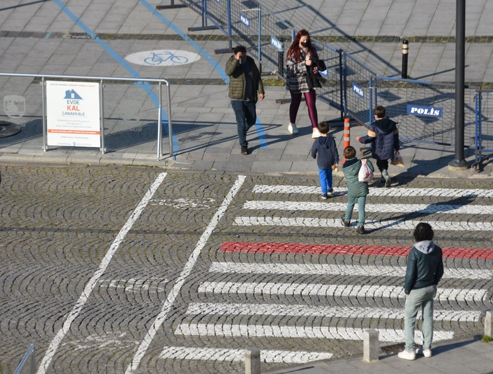 Çanakkale'de yeni tedbirler: Açık alanda sadece 2 kişi bir araya gelebilecek