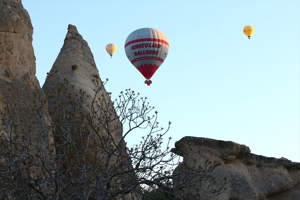 Balonlar Türk bayrakları ve Atatürk posteri ile uçtu