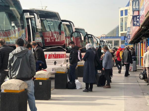 Tam kapanmaya bir gün kala otogarda yoğunluk!