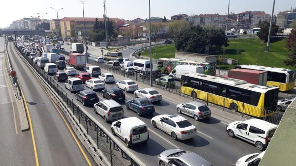 İstanbul'da toplu ulaşım ve trafikte yoğunluk