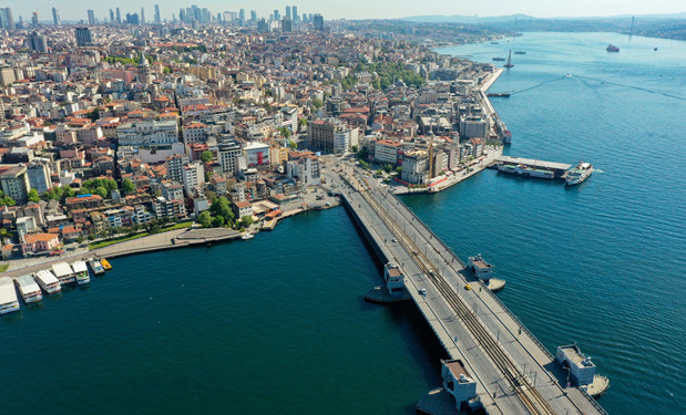 İstanbul'da meydanlar bayramda boş kaldı