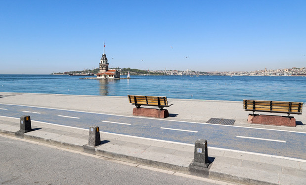 İstanbul'da meydanlar bayramda boş kaldı