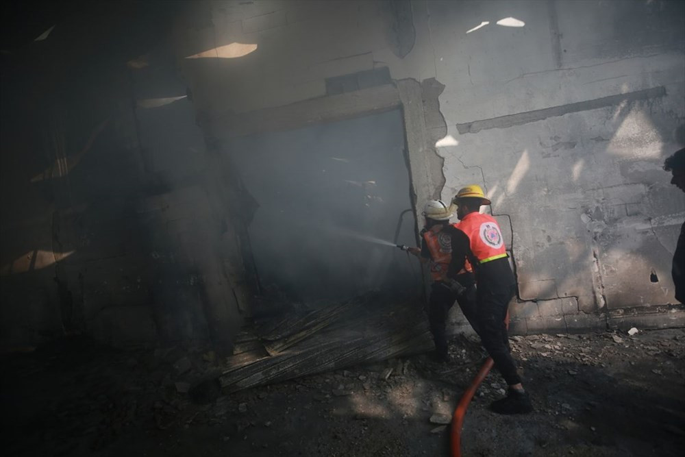 İsrail savaş uçakları Gazze'de bir sünger fabrikasını vurdu