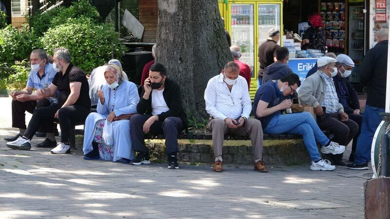 Kısıtlamanın ardından Bursa sokakları doldu taştı!