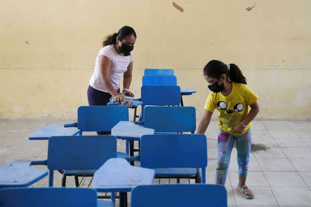 Meksika’daki okulların yarısı yağmalandı!