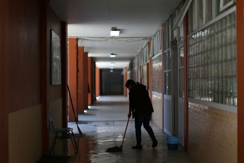 Meksika’daki okulların yarısı yağmalandı!