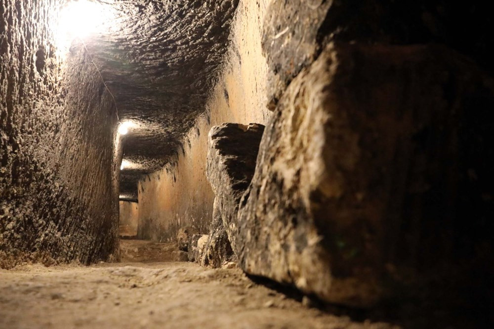 Gaziantep Kalesi'nin altındaki tarihi tüneller turizme kazandırılıyor