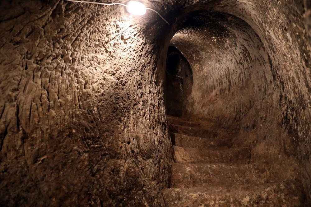 Gaziantep Kalesi'nin altındaki tarihi tüneller turizme kazandırılıyor