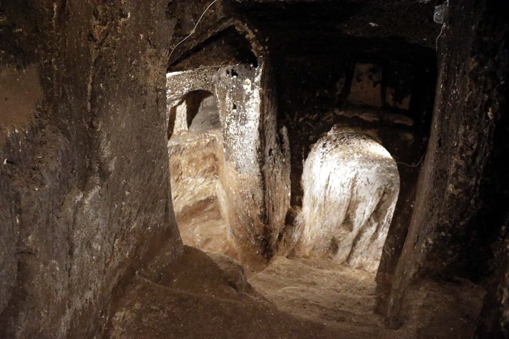 Gaziantep Kalesi'nin altındaki tarihi tüneller turizme kazandırılıyor