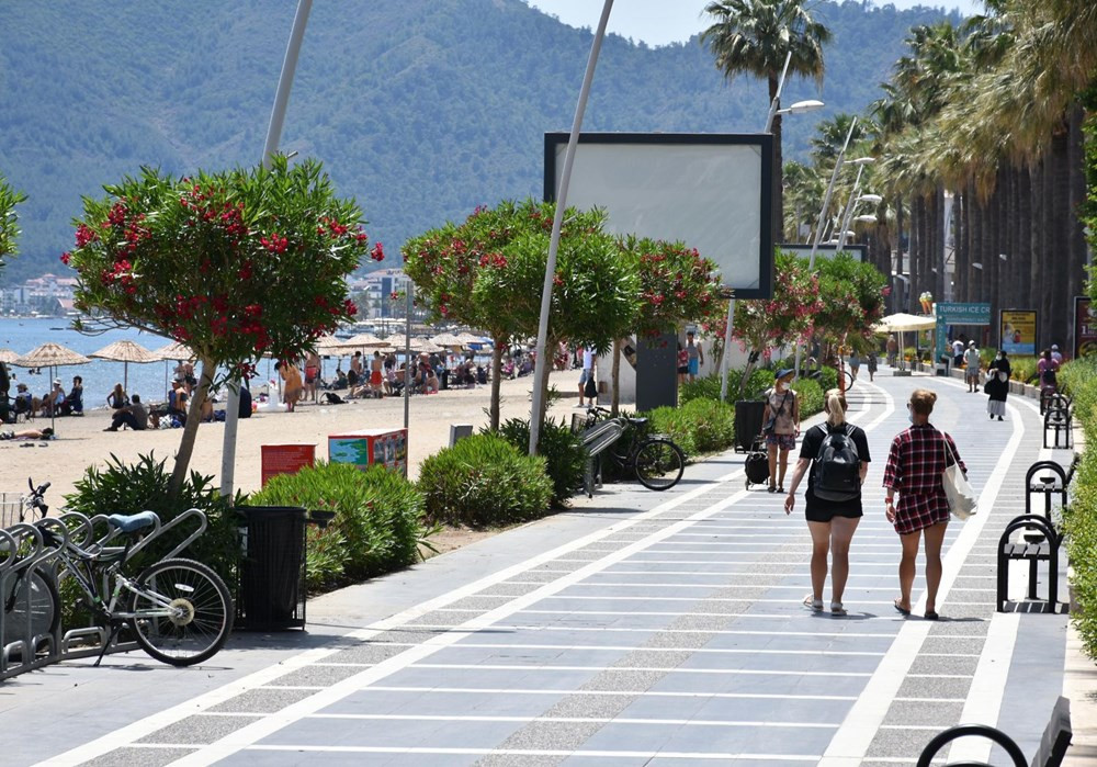 Marmaris'te sıcaklık 41 dereceyi gördü