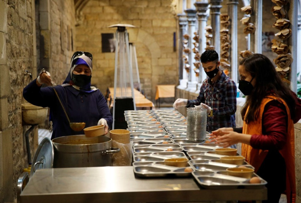 İspanya’da Katolik kilisesi Müslümanlara iftar için kapılarını açtı