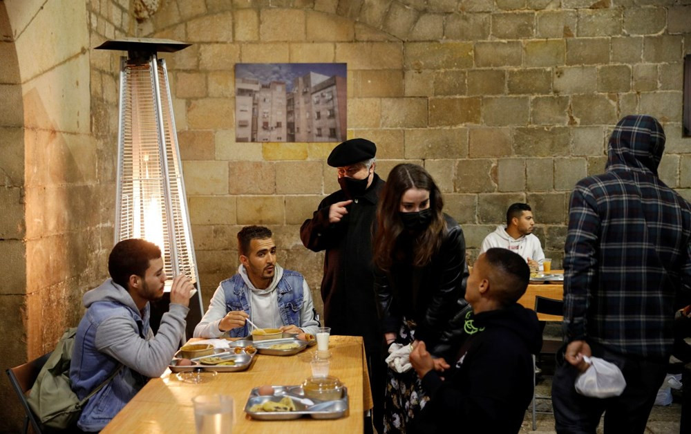 İspanya’da Katolik kilisesi Müslümanlara iftar için kapılarını açtı