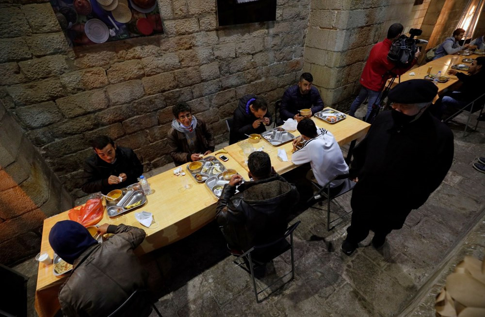 İspanya’da Katolik kilisesi Müslümanlara iftar için kapılarını açtı