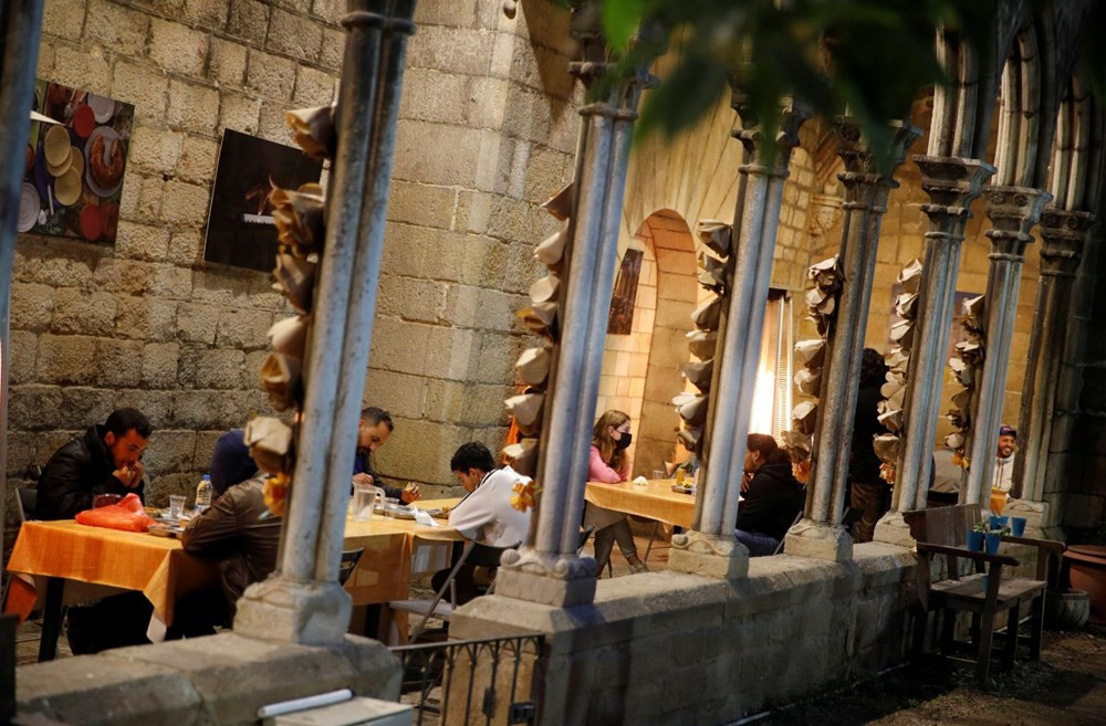 İspanya’da Katolik kilisesi Müslümanlara iftar için kapılarını açtı