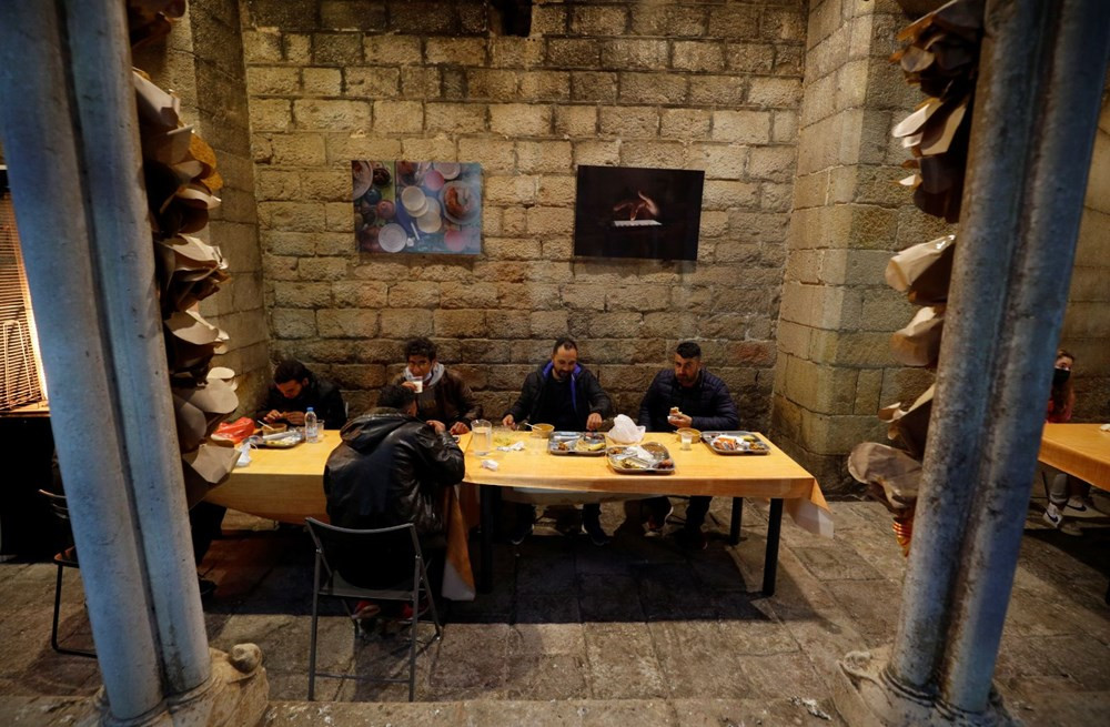 İspanya’da Katolik kilisesi Müslümanlara iftar için kapılarını açtı