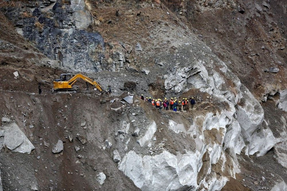 Hindistan'da buzul felaketi! 15 atom bombası gücünde