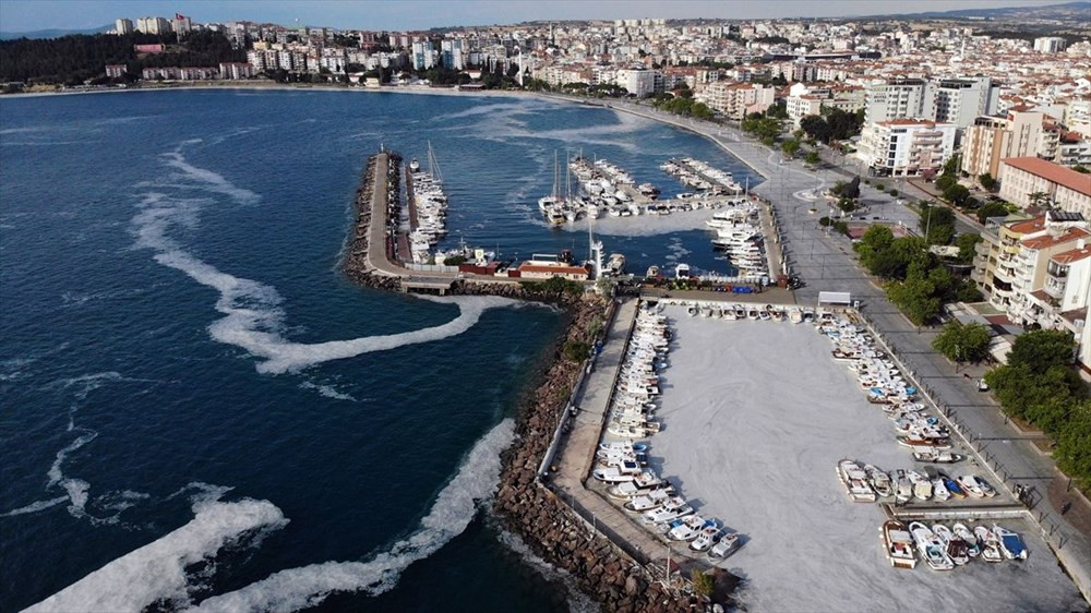 Müsilaj Çanakkale Boğazı'nı esir aldı!